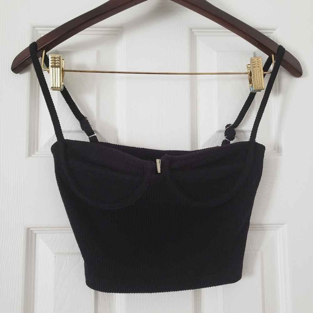 Crop tank top Hey Babe black with wire NWT